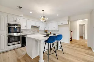 2901 Warren Cir, Irving, TX 75062 - Photo 10