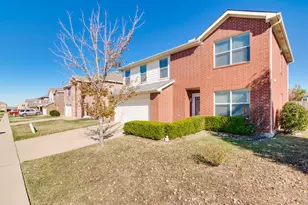 8211 Leaning Oak Ct, Arlington, TX 76002 - Photo 2