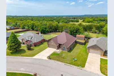 2313 Springhill Court, Mineral Wells, TX 76067 - Photo 4
