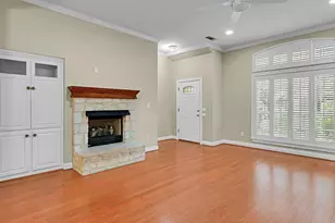 209 Pecan Village Cir, Waco, TX 76710 - Photo 6