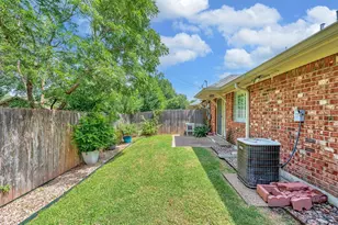 209 Pecan Village Cir, Waco, TX 76710 - Photo 32