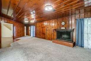 215 Sunset Dr, Cleburne, TX 76033 - Photo 26