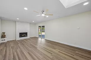 321 Duke St, Garland, TX 75043 - Photo 8