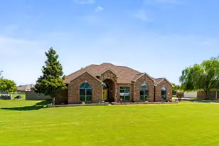 141 Chazlynn Ct, Waxahachie, TX 75165 - Photo 2