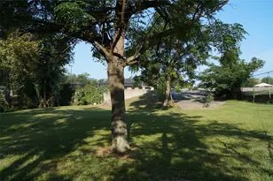 402 College St, Canton, TX 75103 - Photo 24