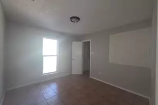 500 Cavendish Dr, Arlington, TX 76014 - Photo 12