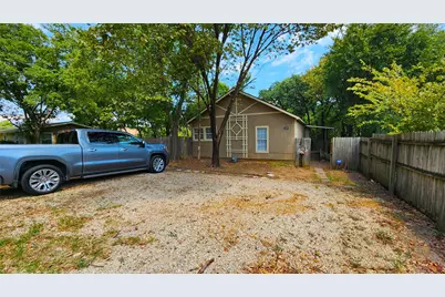 1309 Bridges Street, Denton, TX 76208 - Photo 2