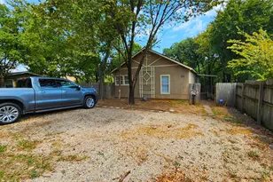 1309 Bridges St, Denton, TX 76208 - Photo 2