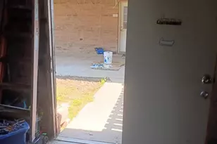 634 E Eubank St, Mabank, TX 75147 - Photo 10