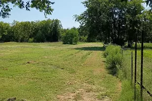 634 E Eubank St, Mabank, TX 75147 - Photo 34