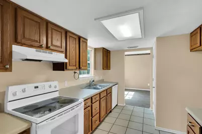 300 Bowden Circle, Burleson, TX 76028 - Photo 10