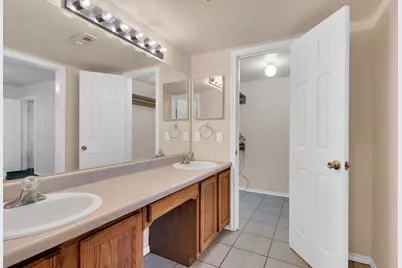 300 Bowden Circle, Burleson, TX 76028 - Photo 14