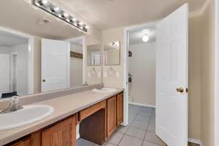 300 Bowden Cir, Burleson, TX 76028 - Photo 14