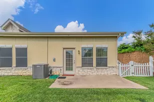 804 Beechcraft Ave, Grand Prairie, TX 75051 - Photo 24