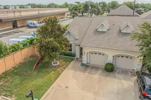 804 Beechcraft Ave, Grand Prairie, TX 75051 - Photo 26