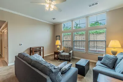 804 Beechcraft Avenue, Grand Prairie, TX 75051 - Photo 4