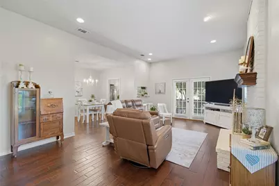 5843 Lake Point Drive, Arlington, TX 76016 - Photo 12