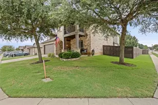 557 Vickie St, Crowley, TX 76036 - Photo 2