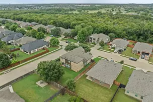 557 Vickie St, Crowley, TX 76036 - Photo 30