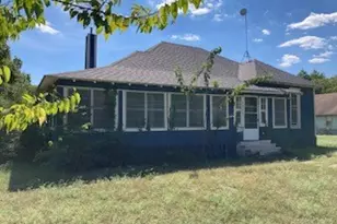 1213 W Market Street W, Honey Grove, TX 75446 - Photo 1