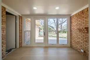 8925 Forest Cliff Dr, Dallas, TX 75228 - Photo 16