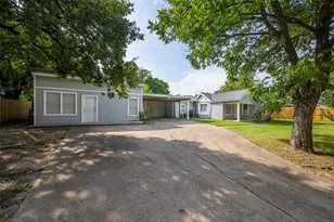 2800 Walker St, Fort Worth, TX 76105 - Photo 2