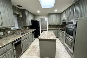 8639 Clover Meadow Dr, Dallas, TX 75243 - Photo 14