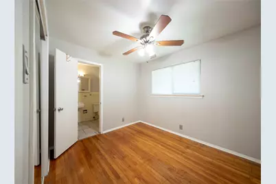 804 N Locust Street #B3, Denton, TX 76201 - Photo 4