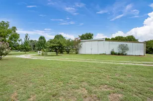 206 Clements Rd, Whitesboro, TX 76273 - Photo 2