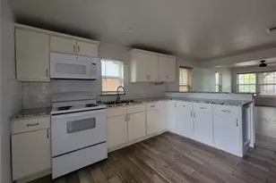 5233 Wellesley Ave, Fort Worth, TX 76107 - Photo 12