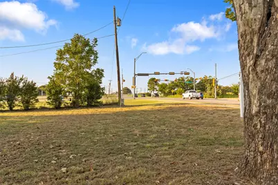 913 N Main Street, Springtown, TX 76082 - Photo 40