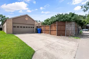 1036 Clinton St, Carrollton, TX 75007 - Photo 34