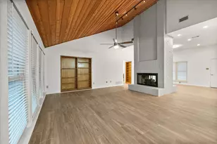 1036 Clinton St, Carrollton, TX 75007 - Photo 8