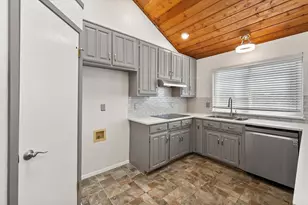 1036 Clinton St, Carrollton, TX 75007 - Photo 18