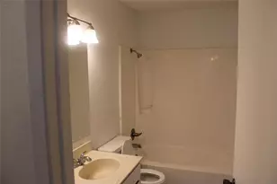 1404 Chapelwood Dr, Waco, TX 76712 - Photo 8