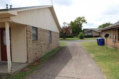 1404 Chapelwood Drive #1406, Waco, TX 76712 - Photo 2