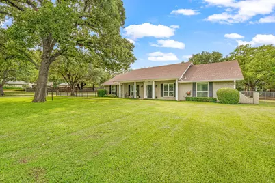 1722 Wanda Way, Arlington, TX 76001 - Photo 2