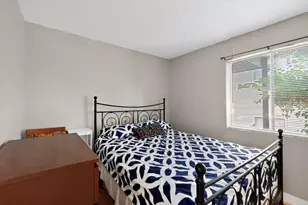 7431 Holly Hill Dr, Dallas, TX 75231 - Photo 22