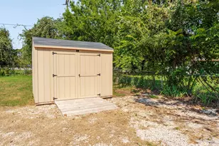 205 Oregon Ave, Azle, TX 76020 - Photo 34