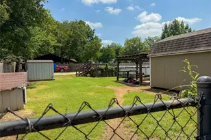 104 Dixon St, Cleburne, TX 76033 - Photo 26