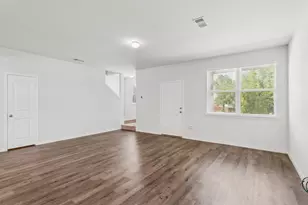 5620 Shore Point Trl, Fort Worth, TX 76119 - Photo 4