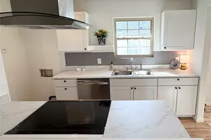 10038 Mesita Dr, Dallas, TX 75217 - Photo 8