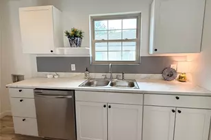 10038 Mesita Dr, Dallas, TX 75217 - Photo 6