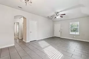 1116 E Hattie St, Fort Worth, TX 76104 - Photo 8