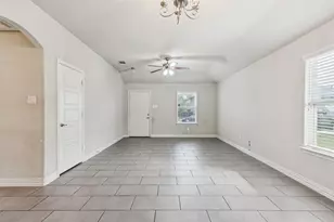 1116 E Hattie St, Fort Worth, TX 76104 - Photo 6