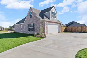 100 Victors Cir, McGregor, TX 76657 - Photo 4