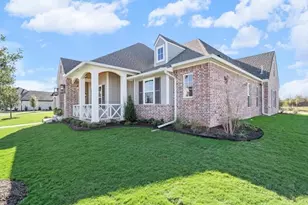 100 Victors Cir, McGregor, TX 76657 - Photo 2