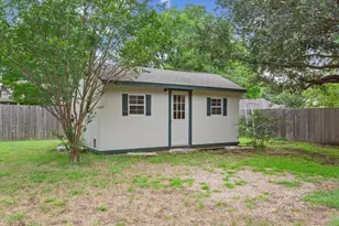 848 Country Ln, McGregor, TX 76657 - Photo 20