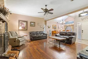 848 Country Ln, McGregor, TX 76657 - Photo 6