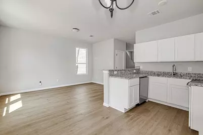 301 Eastland Street, Cleburne, TX 76031 - Photo 28